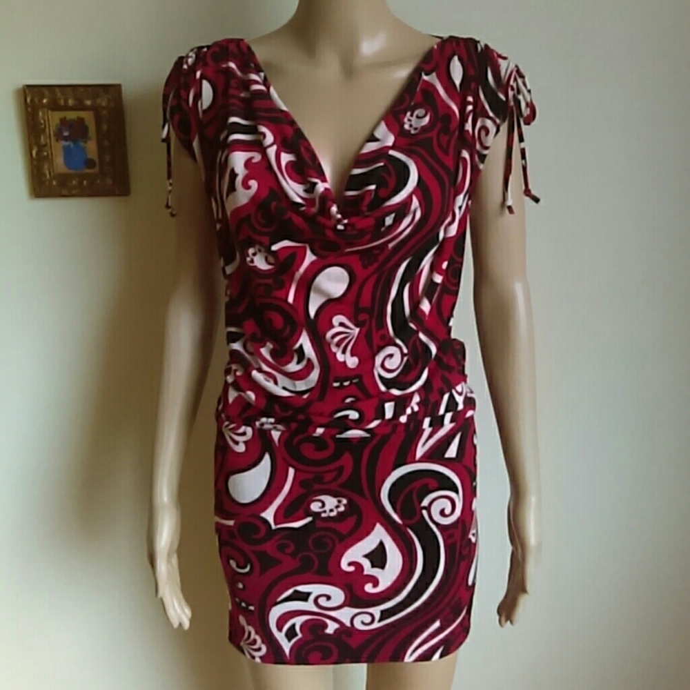Adjustable Dress. Micromini or above the knee.